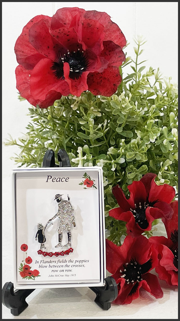 P1016 Returning Soldier with Little Girl