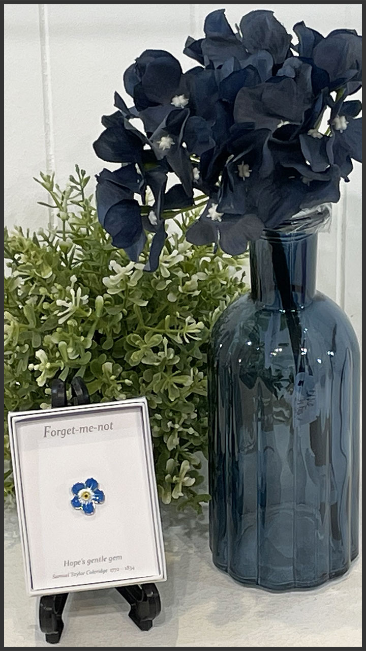 P7305 Forget Me Not Lapel Pin
